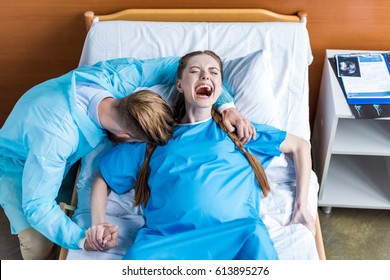 5,575 Pregnant women giving birth Images, Stock Photos & Vectors ...