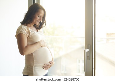 8,977 Pregnant woman side view Images, Stock Photos & Vectors ...