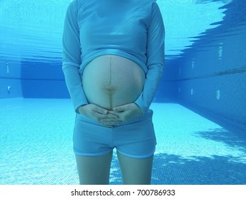 Pregnant Nudist