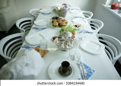 Preparation For Shabbat And Table Setting