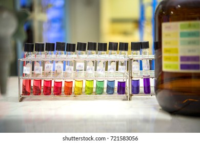 Preparation Of Standard PH Solution, Matching The Color Of The Bottle With The Universal Chemical Indicator  In Chemistry Laboratory.Focus On The Test Tube, Put The Standard PH Solution.