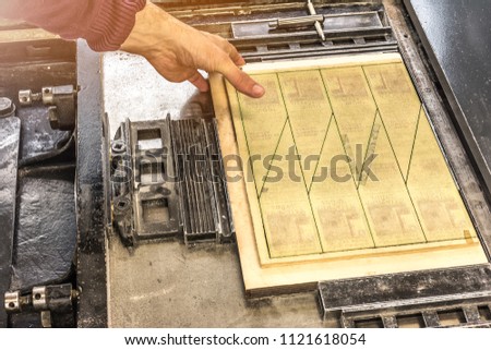 Preparing die cutting machine