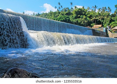 Presa De Dam Tukad Yeh Unda Stock Photo 1235533516 | Shutterstock