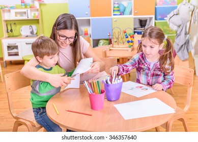 Preschool Teacher With Two  Kids - Creative Activities