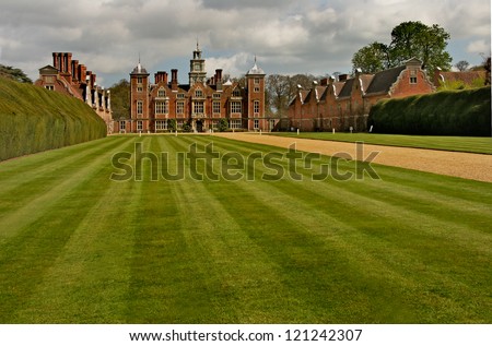 The present Blickling Hall was built in the 17th century on the site of an earlier dwelling where Anne Boleyn, (mother of Elizabeth the first) was born.
