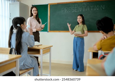 Presentation lesson, Teacher and students in the basic presentation in front of class
