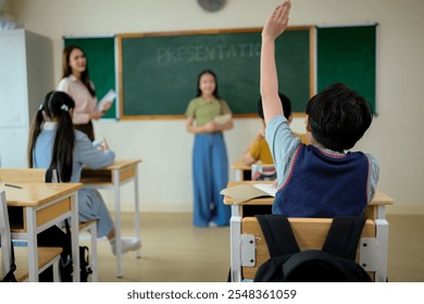 Presentation lesson, Teacher and students in the basic presentation in front of class