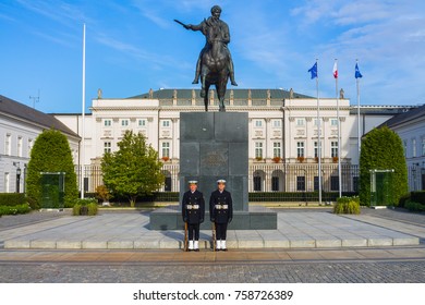 Presidential Palace With Honor Guard In Front Of The Monument To Józef Poniatowski - Warsaw, Poland - 11/10/2015
