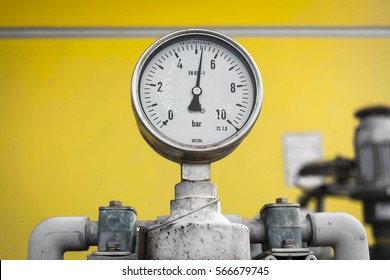 35 Chemical plant meters black and white Images, Stock Photos & Vectors ...