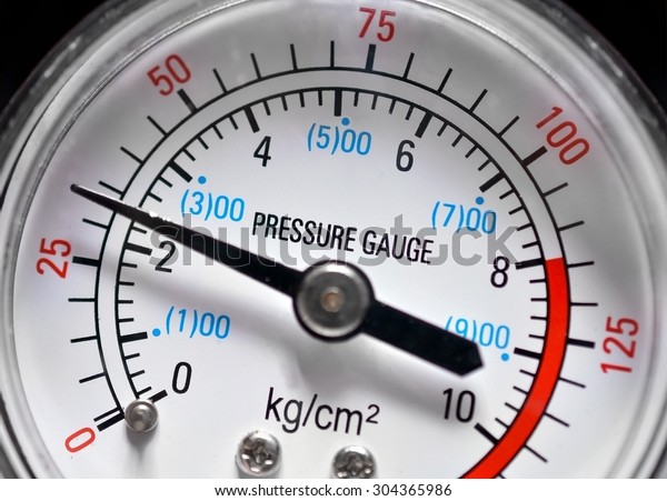 Pressure gauge, manometer\
closeup