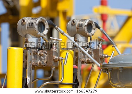 Pressure transmitter in oil and gas process , send signal to controller and reading pressure in the system.
