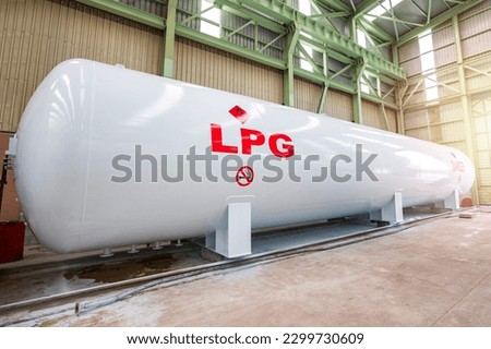 A pressure vessel (lpg) constructed of a horizontal steel cylinder (LPG Storage, In United States ASME Boiler and Pressure Vessel Code, Ad Merkblatt design). Pressure must be built to a formal code.