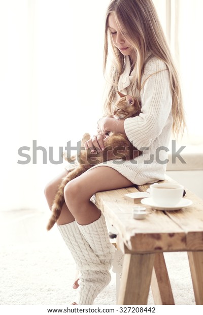 Preteen Girl Wearing Warm Knitted Clothing Royalty Free Stock Image