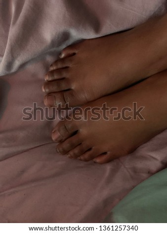 Pretty African American feet