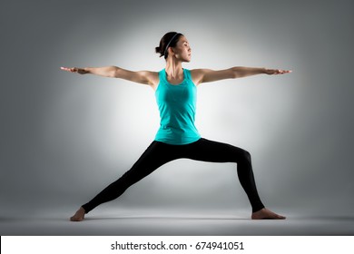 Pretty Female Fitness Teacher Doing Yoga Stock Photo 674941051 ...