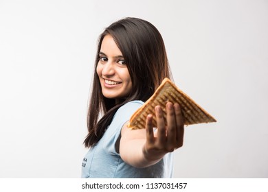 237 Indian girl eating sandwich Images, Stock Photos & Vectors ...