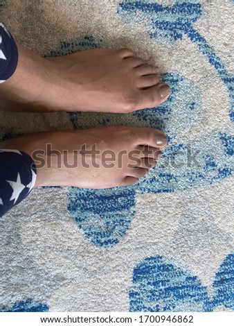Pretty painted women toes feet