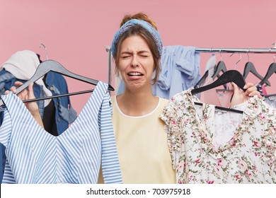 32,582 Women trying on clothes Images, Stock Photos & Vectors ...