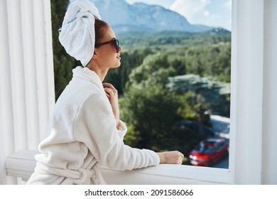 Pretty Woman Good Mood Morning Mountains Landscape Perfect Sunny Morning