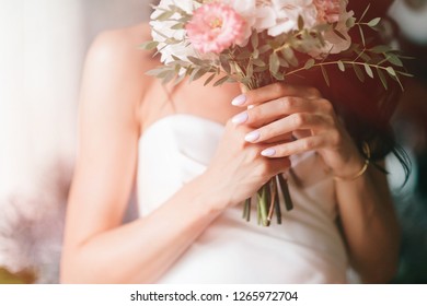 https://image.shutterstock.com/image-photo/pretty-young-caucasian-bride-bouquet-260nw-1265972704.jpg