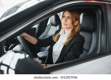 45,665 Woman Drive Leisure Images, Stock Photos & Vectors | Shutterstock