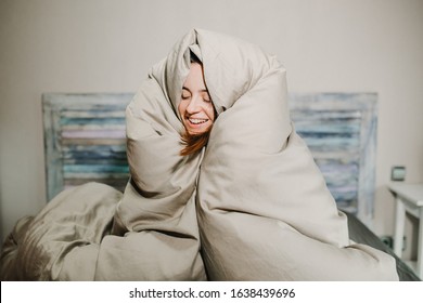 208 Woman wrapped in quilt Images, Stock Photos & Vectors | Shutterstock