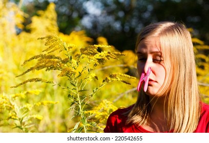 Preventing Inspiration Of Ragweed Pollen Because Of Allergy.