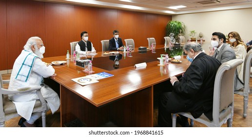  The Prime Minister, Shri Narendra Modi Chairing A Meeting During His Visit To The Serum Institute Of India, In Pune On March 28, 2021.