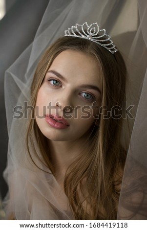 princess barbie doll crown diadem garland glare smile wrap girl woman