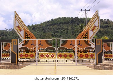 Pringsewu, Lampung; 25 September 2021; Iron Gate In Front Of The Dam Way Sekampung Gate With A Typical Lampung Motif