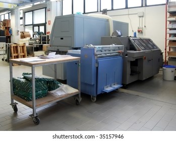 Print shop - Finishing line: offset e digital press.