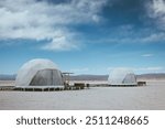 PRISTINE CAMPS, SALINAS GRANDES, JUJUY, ARGENTINA - 20 Juli 2024:
Pristine luxury geodesic domes