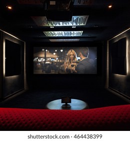 Imagenes Fotos De Stock Y Vectores Sobre Luxury Cinema Room