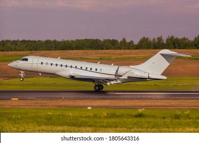 PRIVATE JET Landing At Vilniue Airport Bombardier Global Express (June 2018, Vilnius/Lithuania) 