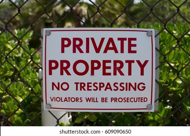 507 Private property no parking sign Images, Stock Photos & Vectors ...