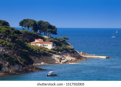 Private Villa On The Cliff At The Bale De Bandol, Bay Of Bandol, Alpes-Maritimes, Cote D'Azur, South Of France, France, Europe