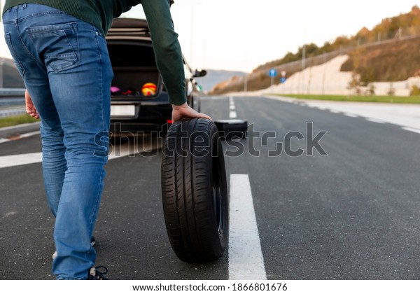 Problem with a flat tire
on the highway