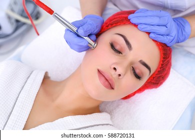 Procedure Of Microdermabrasion.