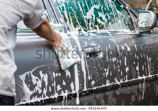 The process of car washing high pressure water at
the carwash