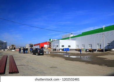 The process of construction and launch of a large logistics center, its internal filling and finishing, the process of formation of the external territory and arrangement of warehouse and office space