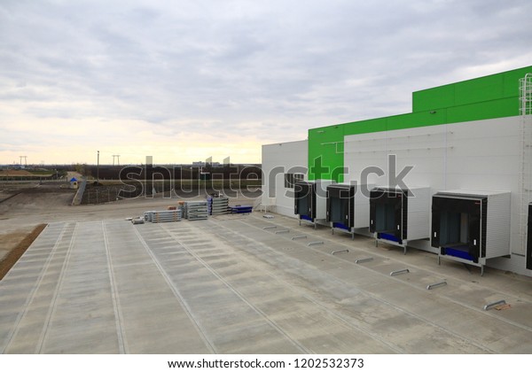 The process of construction and launch of a large\
logistics center, its internal filling and finishing, the process\
of formation of the external territory and arrangement of warehouse\
and office space