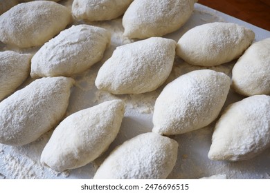 process of preparing yeast dough for filled pies