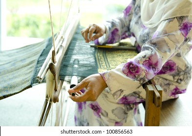 The process of traditional Songket weaver