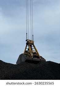 the process of transferring coal