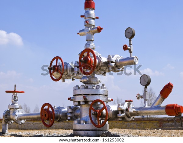 Production Wellhead Stock Photo 161253002 | Shutterstock