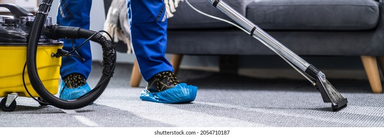 Professional Carpet Cleaning And Washing Service Using Machine