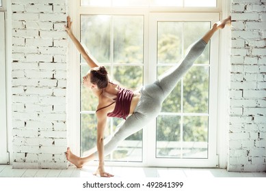 12,569 Dancer splits Images, Stock Photos & Vectors | Shutterstock