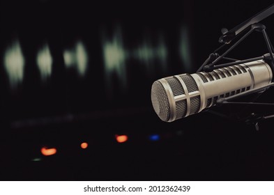 Professional Microphone And Wave Form On The Screen