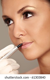 Professional permanent makeup applying