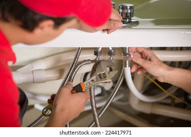 Professional Plumber. Plumbing Repair Service.